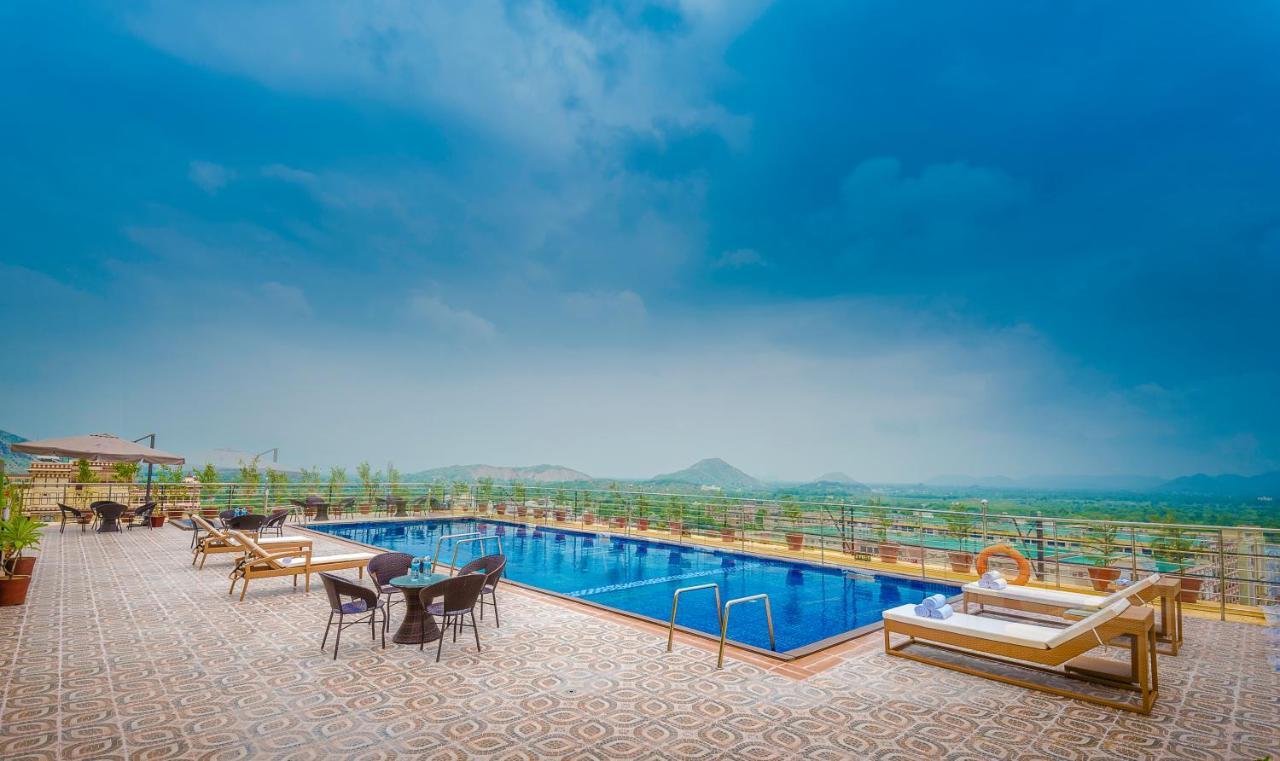 Clarion Inn Jaipur Kukas Zewnętrze zdjęcie